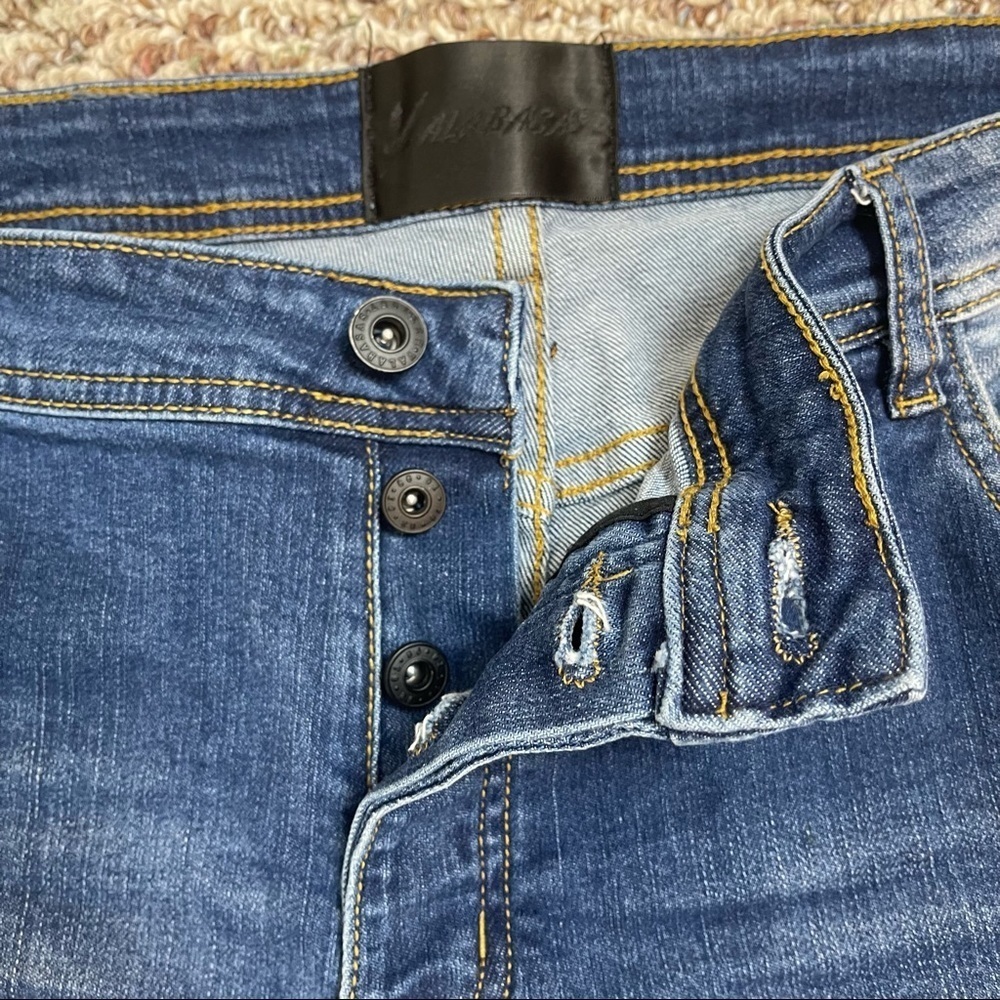 VALABASAS DISTRESSED SLIM STRAIGHT MOTO JEANS - Picture 10 of 12